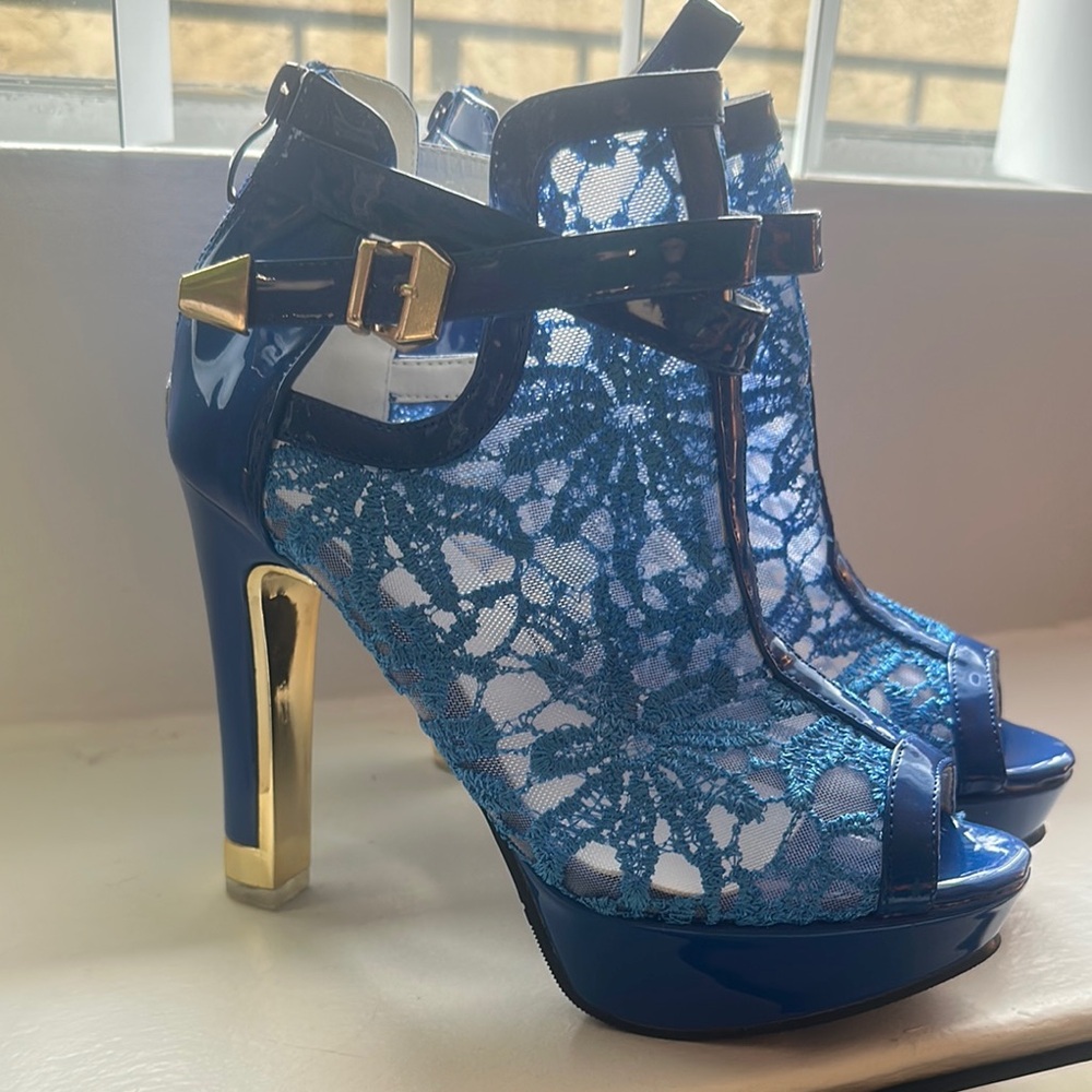 Elegant Blue Lace High Heels brand new